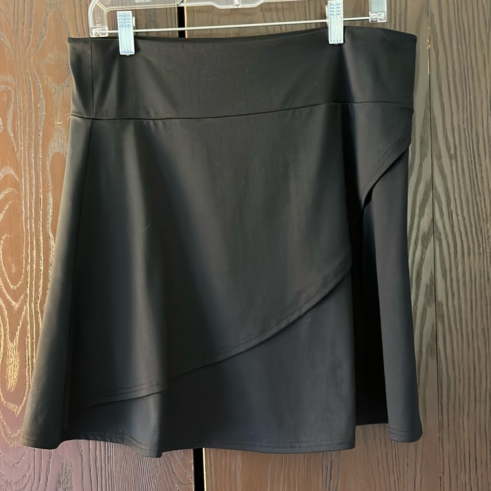 Lola black pull-on skirt. Size Large.